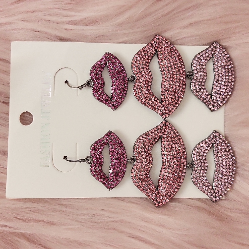 SALE!! Brand New FASHION JEWELRY RHINESTONE Dangle Earrings